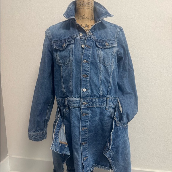 Zara’s new Stylish Blue Jacket Dress is made from washed denim. - Picture 1 of 15